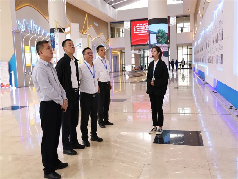 中國(guó)企業(yè)聯(lián)合會(huì)、中國(guó)企業(yè)家協(xié)會(huì)企業(yè)文化工作委員會(huì)秘書長(zhǎng)王建軍到中能公司調(diào)研指導(dǎo)工作（2）.jpg